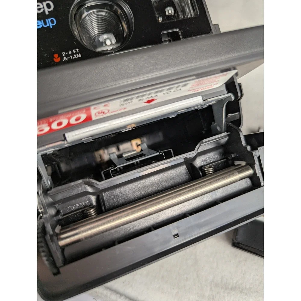 NEW 80's Polaroid OneStep Close Up 600 Instant Camera‎